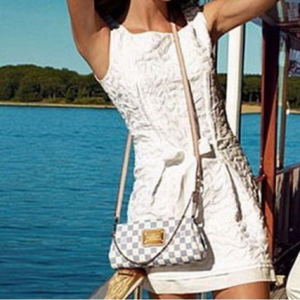 β€οΈβπ©ΉSOLDβ€οΈβπ©Ή Louis Vuitton Eva Damier Azur Chain Clutch 2 Way Purse (SN2123) - Picture 12 of 15